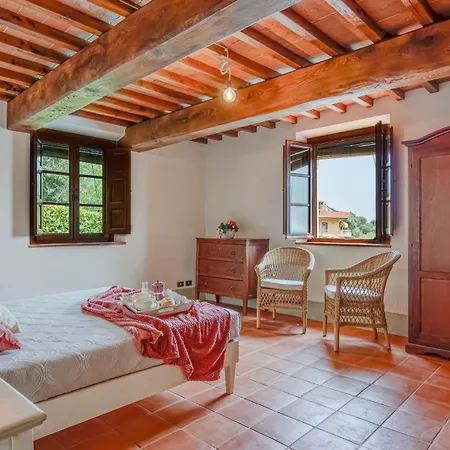 Villa Jasmine 8, Emma