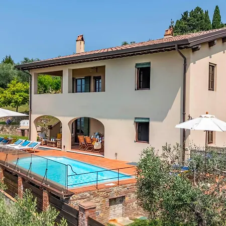 Jasmine 8, Emma Villa Massarosa